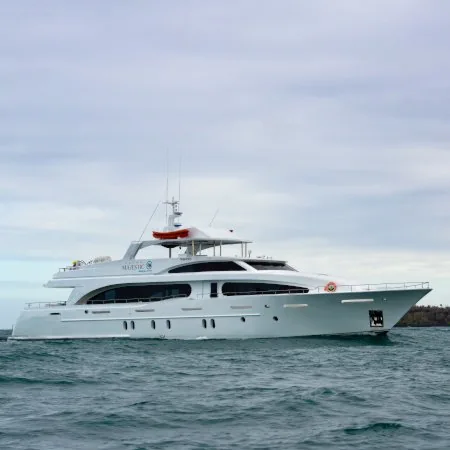 How to Choose a Galápagos Cruise: Boat Class, Itinerary, Length
