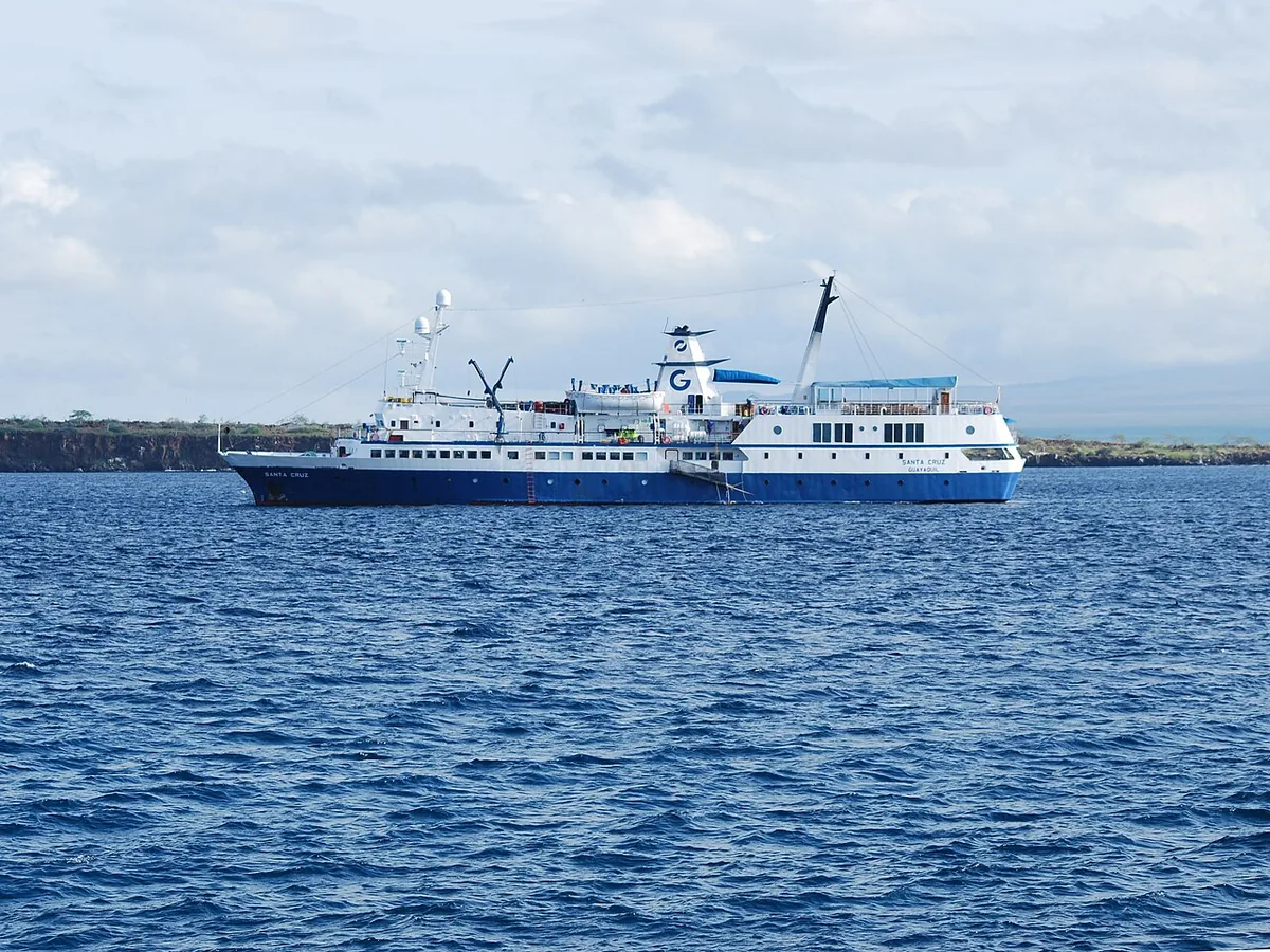 Small Ship vs Large Ship in Galápagos: What the Park Rules Mean