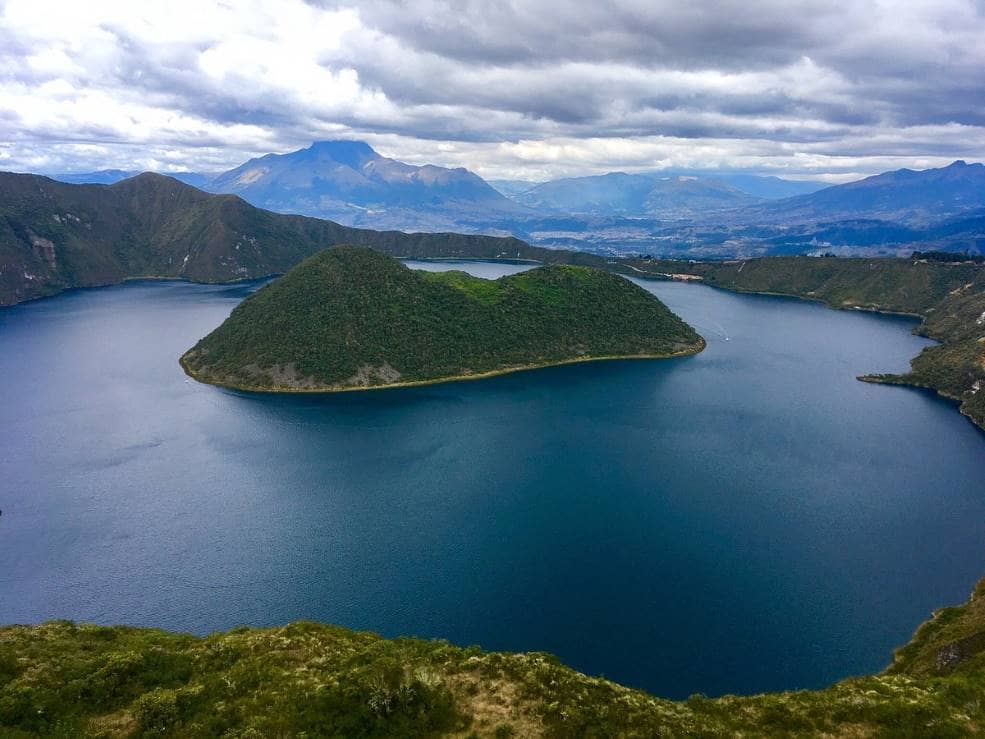 Cuicocha_lake